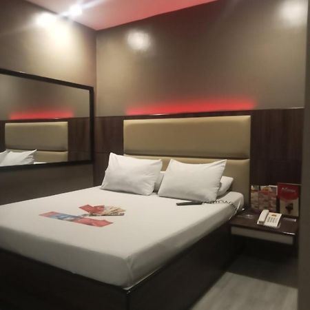 Hotel Sogo Pasay Wood Street Luaran gambar