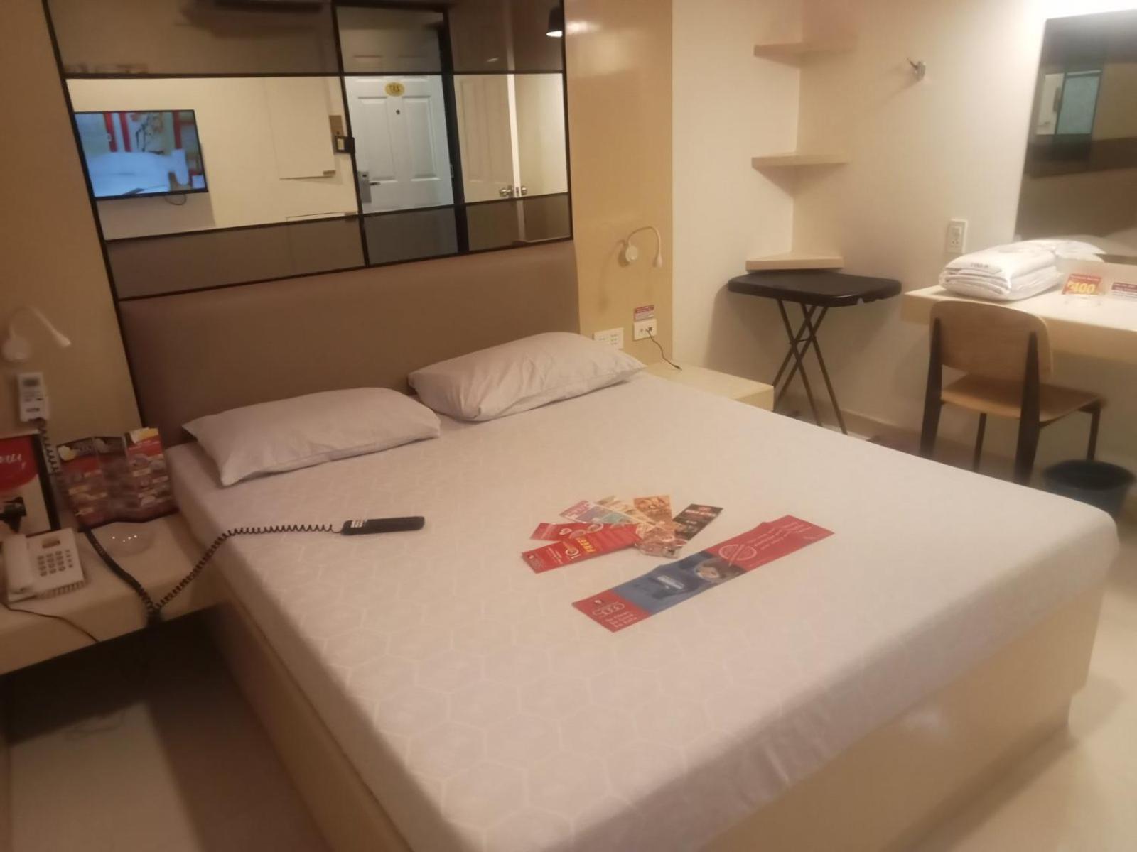 Hotel Sogo Pasay Wood Street Luaran gambar