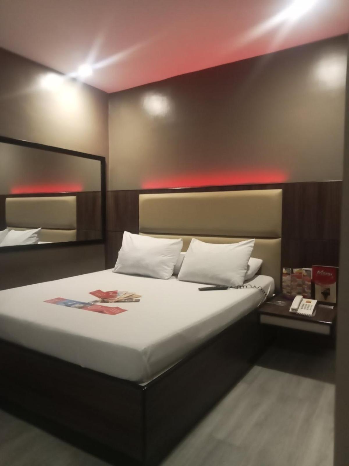 Hotel Sogo Pasay Wood Street Luaran gambar